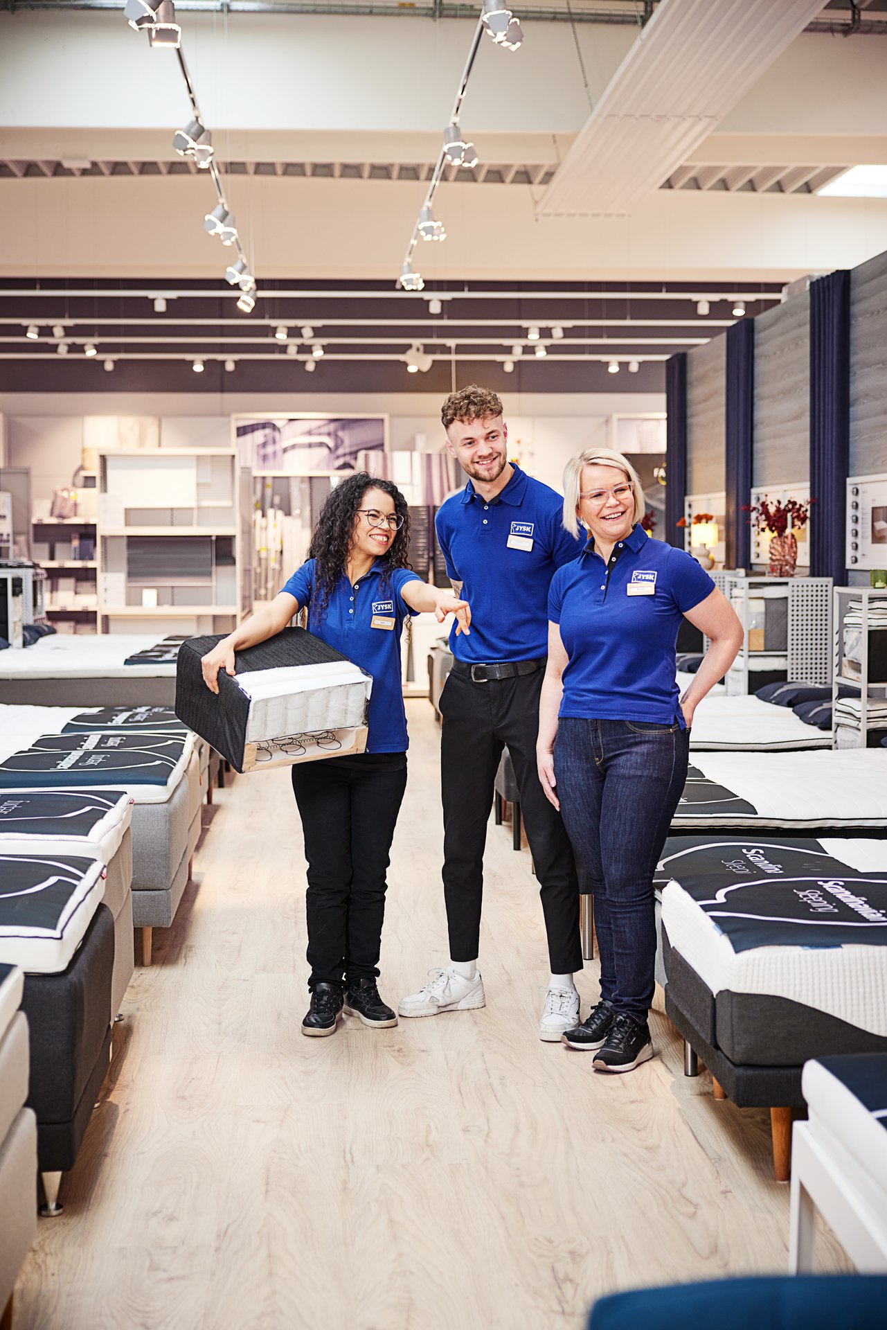 JYSK store staff at work 