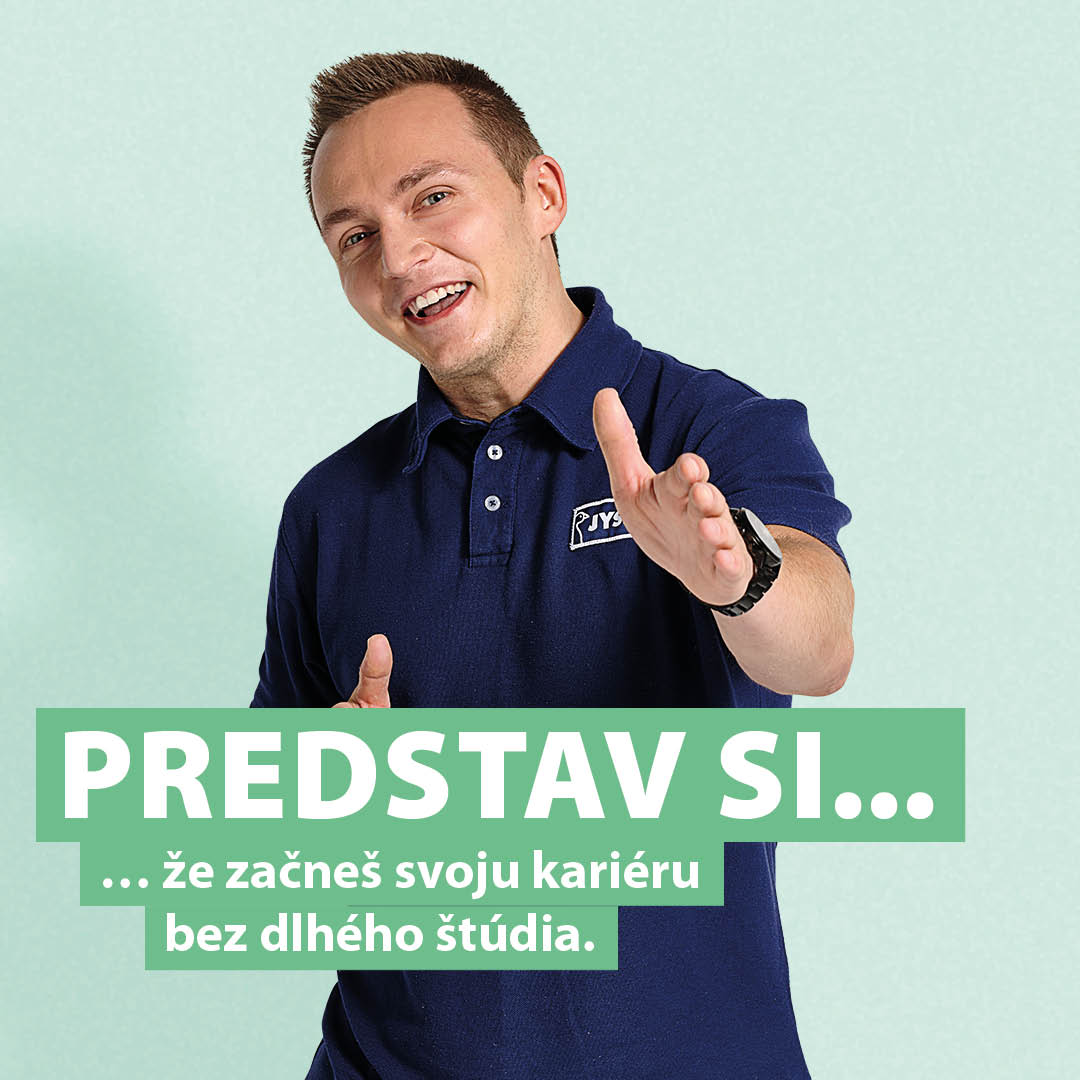 JYSK employee pointing at image viewer